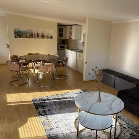 Perfectly Located Summerhouse Feriehus